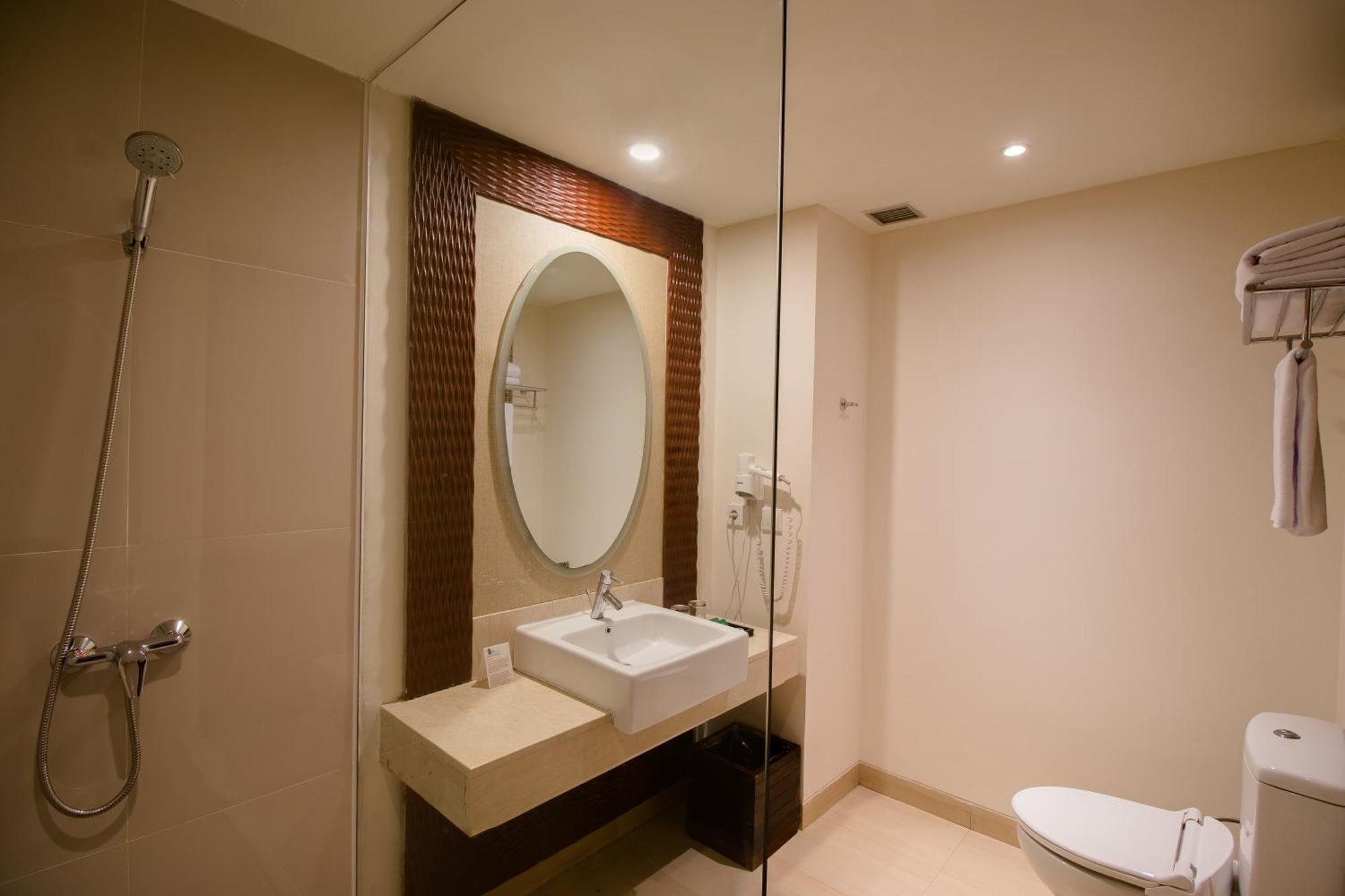 Deluxe Double or Twin Room Pool Access